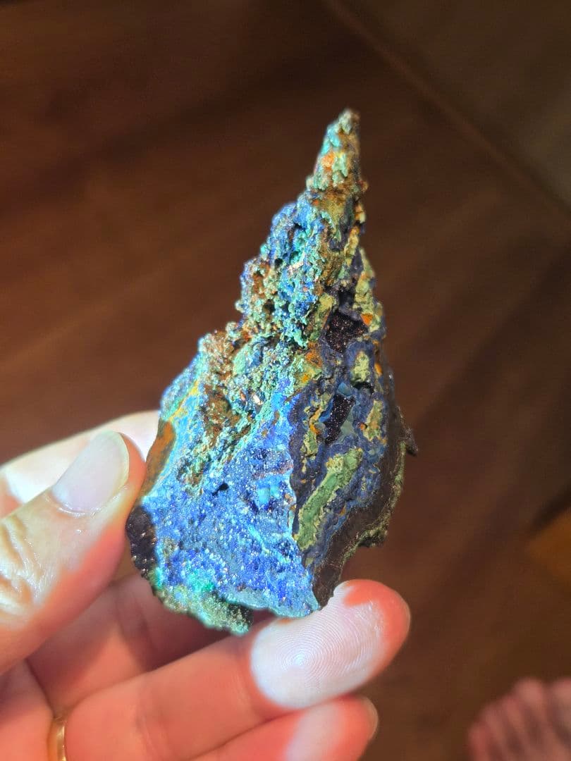 【中国・陝西省産 アズマラカイト原石】 103グラム　キラキラ✨