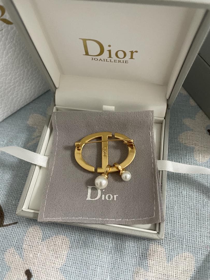 ゴールド/かなり綺麗ディオール ブローチ DIOR CD パール