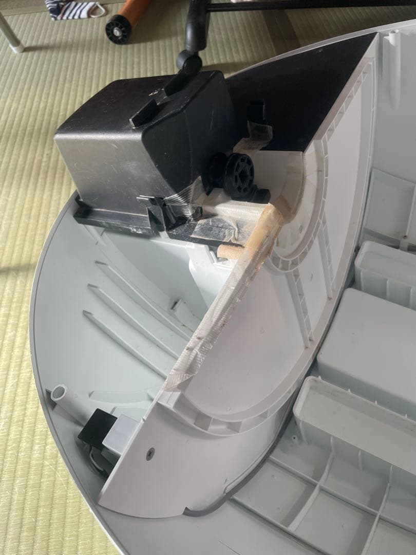 CIRCLE 自動クリーニング 猫用トイレ ホワイト