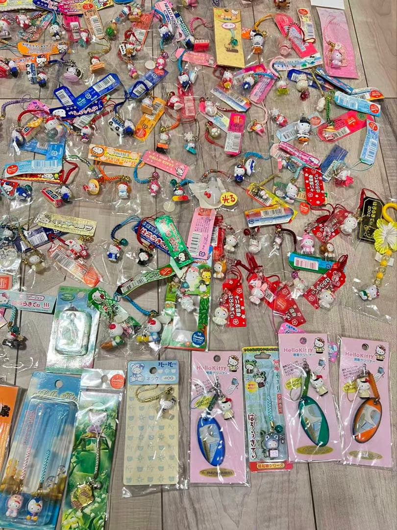 ヒ*マ様 ご当地ハローキティストラップまとめ売 225点