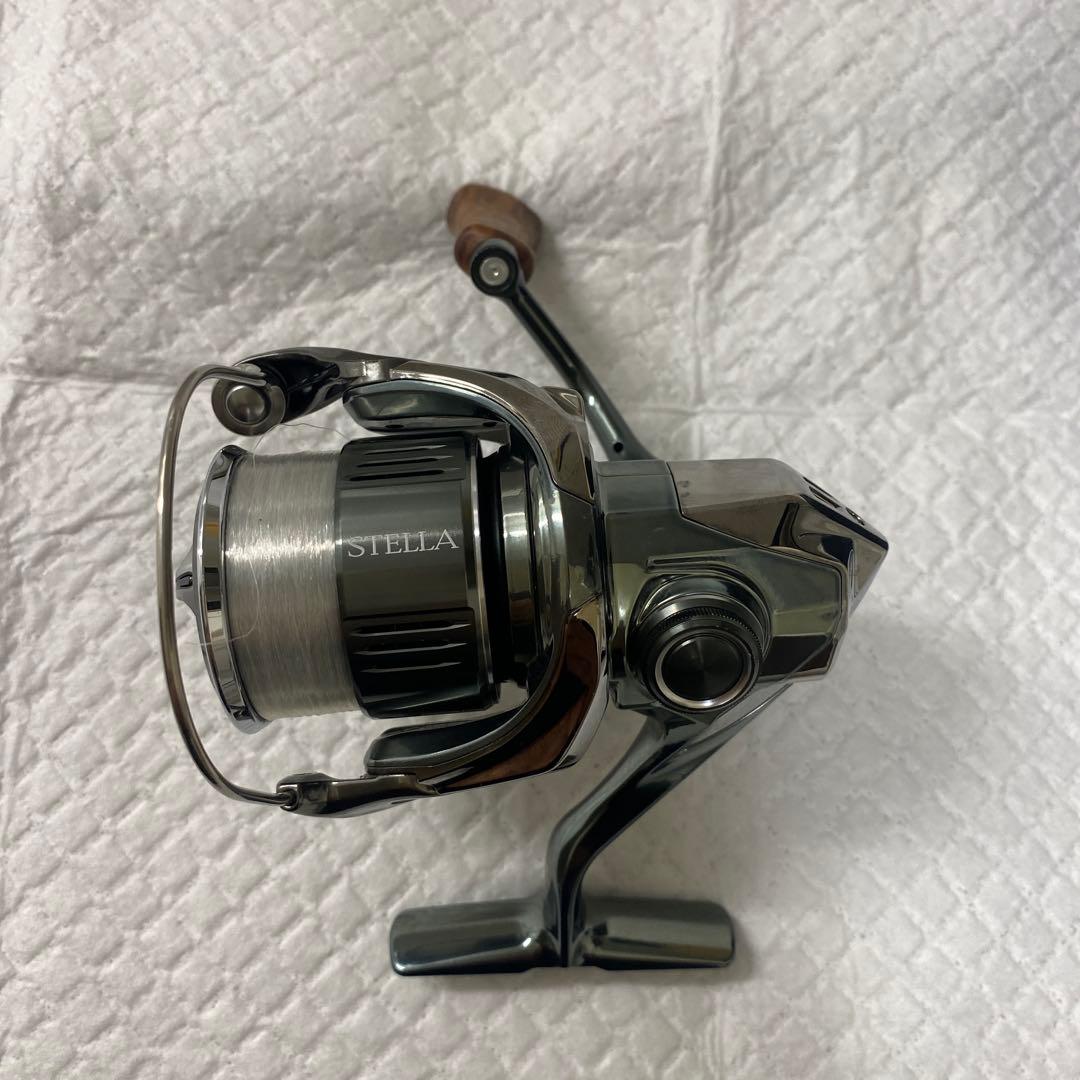 シマノ　 22ステラ　C2000SHG 花梨ノブ　純正ノブ付き