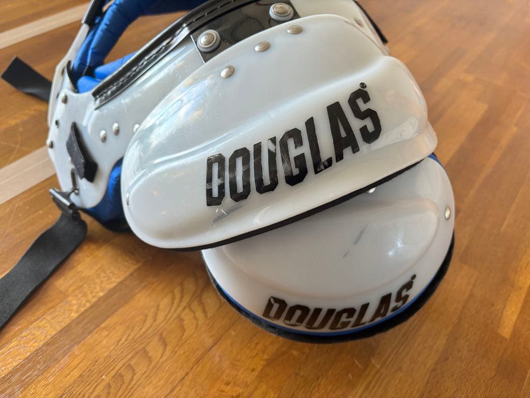 アメフト防具　DOUGLAS（ダグラス）　ショルダーパット　Sサイズ