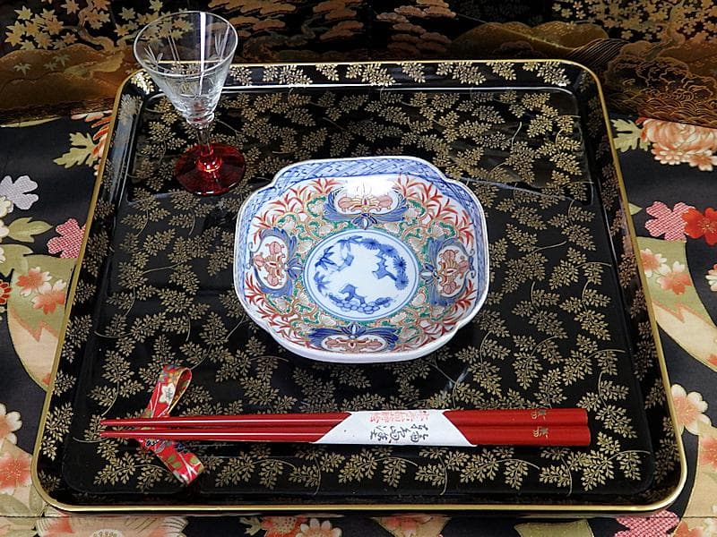 大聖寺伊万里　金襴手　松竹梅に草花紋の図　四方角皿 ５枚　C688AS-fbbi