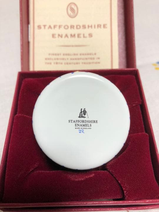 英国スッタフォードシャー　エナメルピルケース