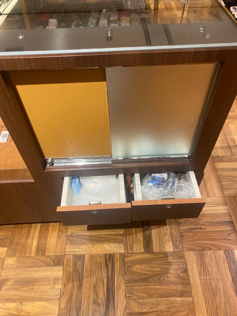 店舗で使用していたガラス什器2個セット