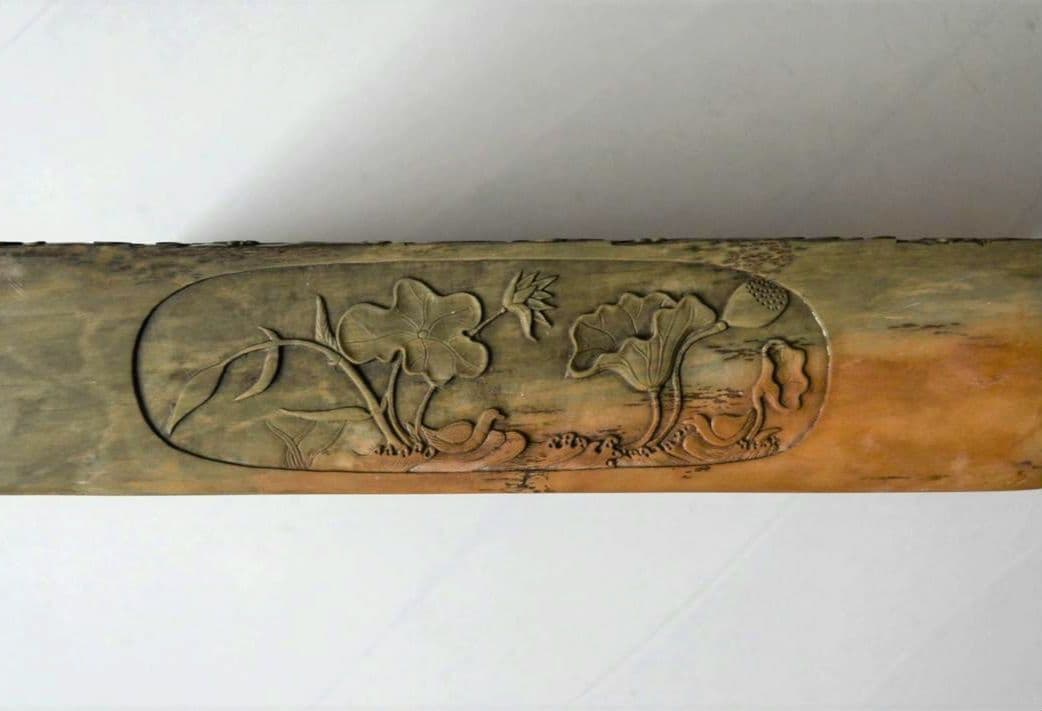 『緑端渓龍紋荷葉硯』 花梨天地蓋　大型約９寸約４㎏　緑端石　蓮紋硯