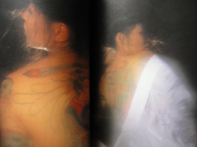 花真衣刺青　三代目彫よし　横浜彫友睦会