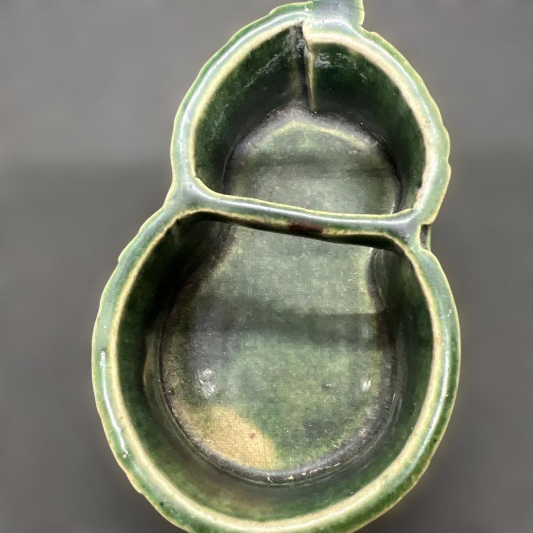 陶磁器　緑釉瓢型水滴　三支釘後あり　文房具　書道　時代品　東洋瓷器　中国美術