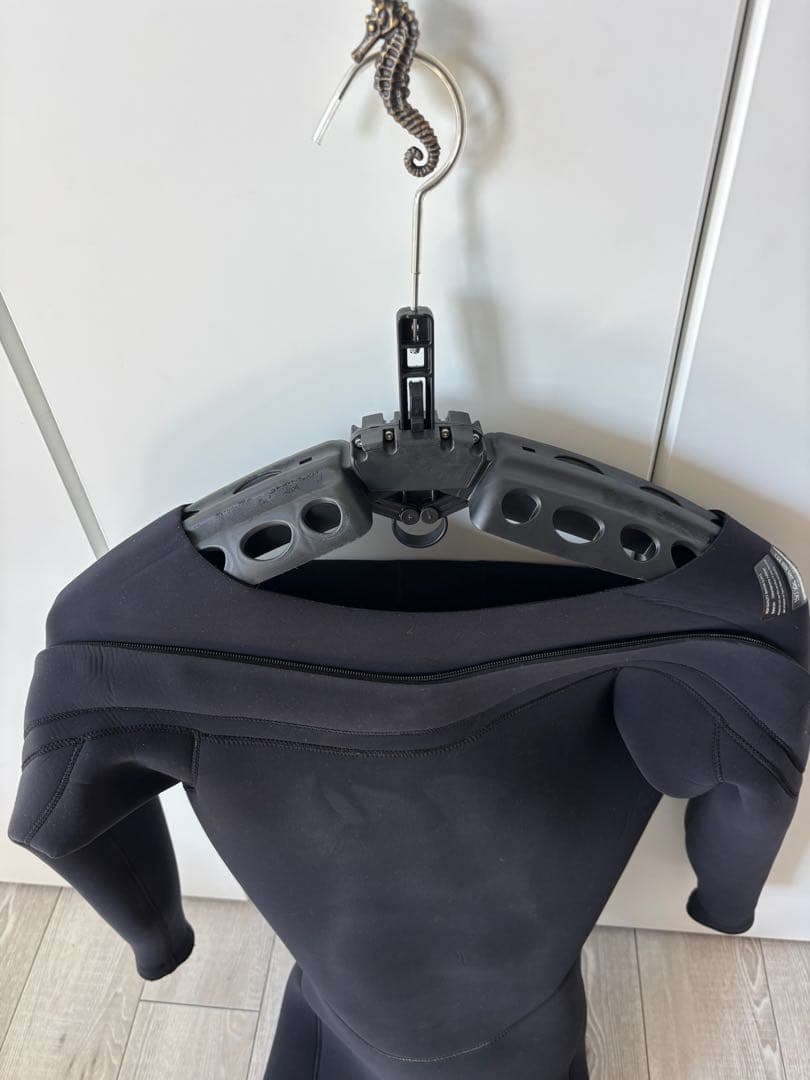 SEVEN 3mmフルスーツ チェストジップ　ウェットスーツ