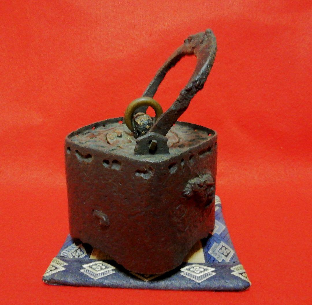 年代物/傑作品！　南部鉄瓶/角形竜紋様　蓋・鐔/摘み・頭/双方魚子地　茶道具