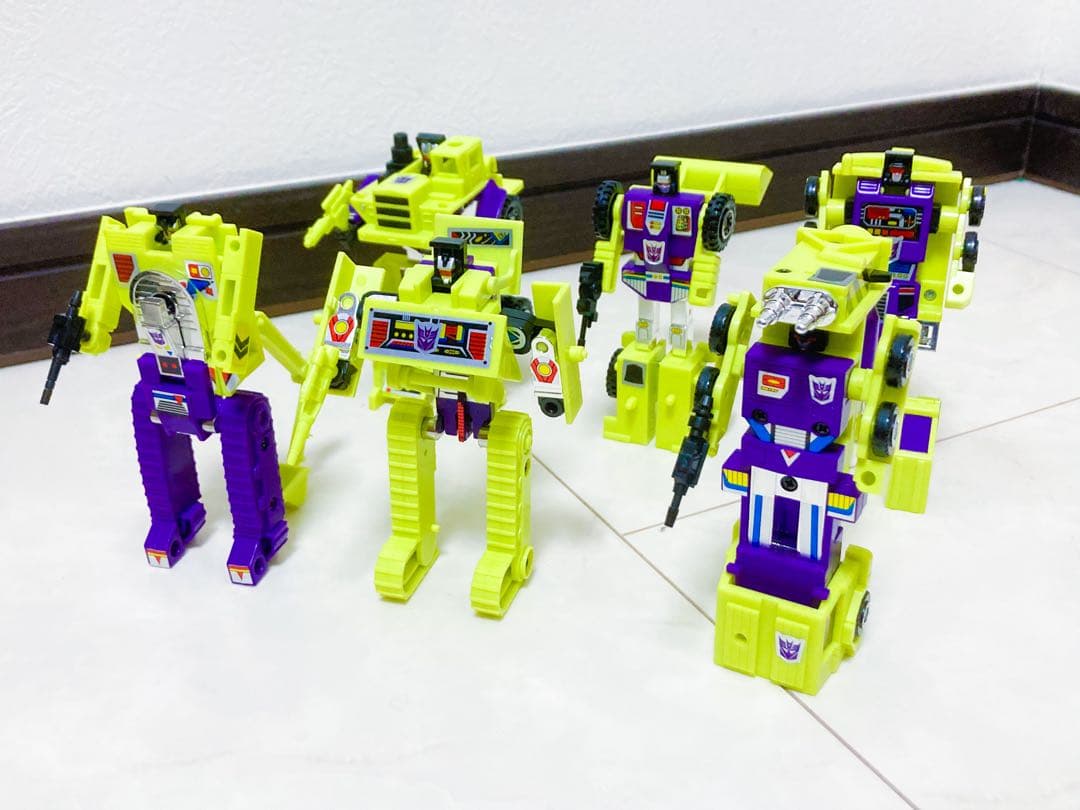 トランスフォーマー G1 デバスター