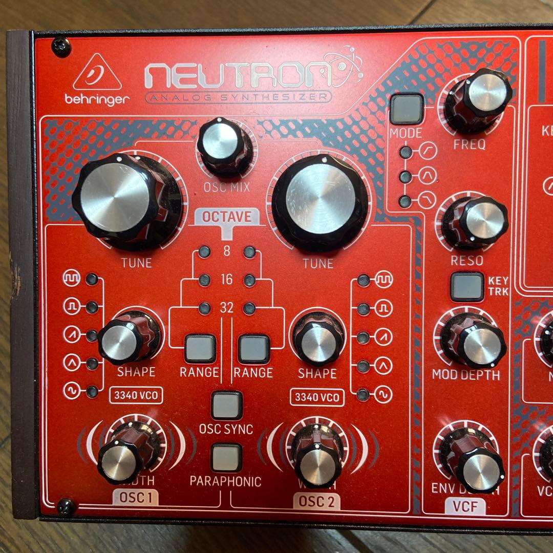 Behringer Neutron セミモジュラーアナログシンセサイザー