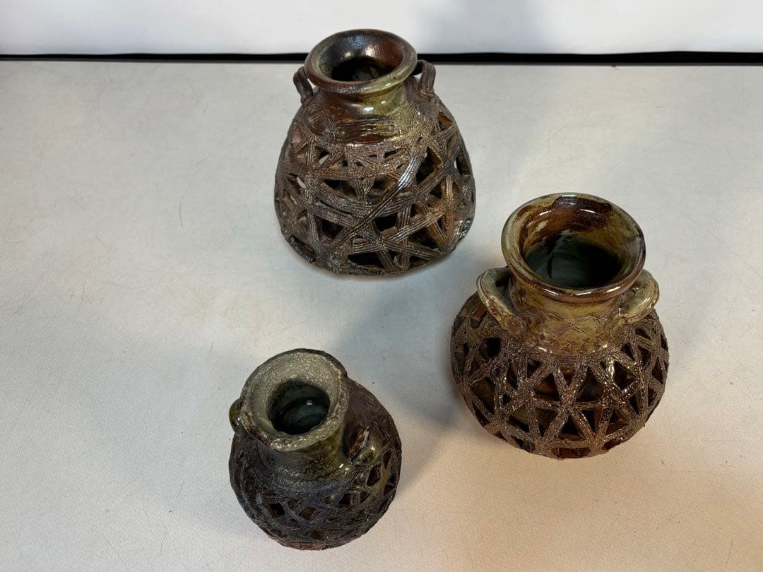透かし彫り模様　壺型 一輪挿し　3点セット