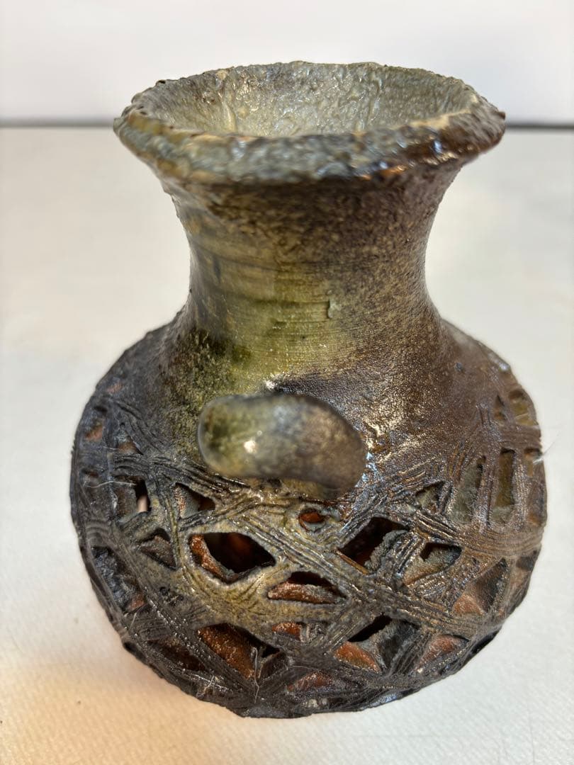 透かし彫り模様　壺型 一輪挿し　3点セット