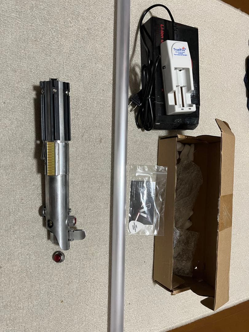 カスタムライトセーバー　ヴェイダーズボルト社製　グラフレックス