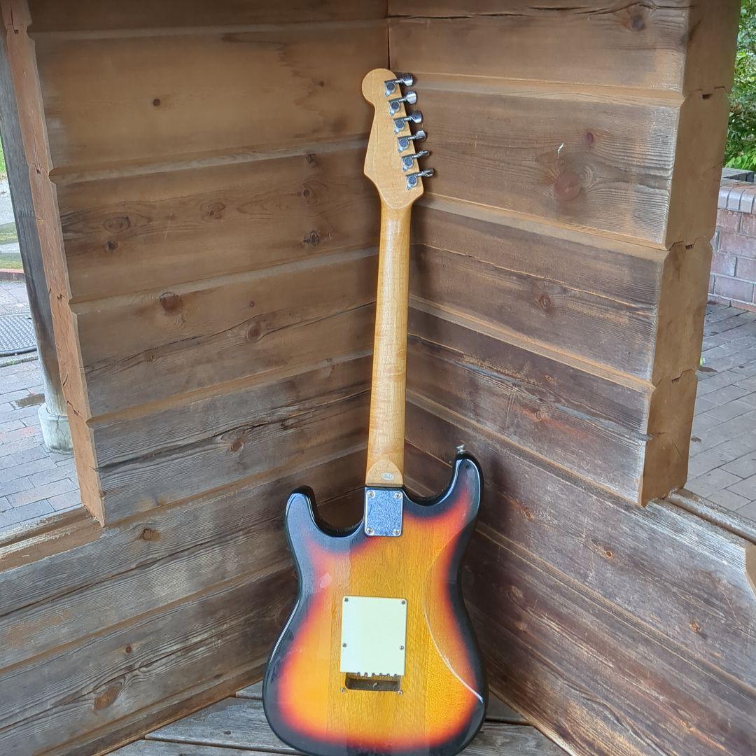 ストラトキャスター タバコ サンバースト すぐ弾けます