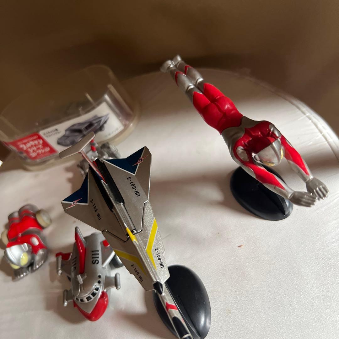 ウルトラマンフィギュアIII Sモデル 飛行機とミニカーセット