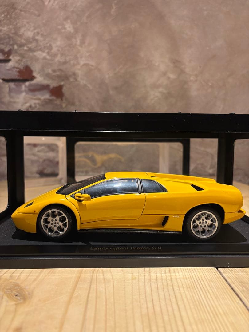 オートアート ミレニアム 1/18 ランボルギーニ ディアブロ 6.0