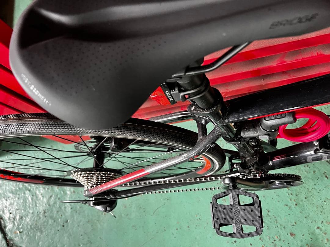 Specialized クロスバイク ブラック 未使用　ヘルメットセット　愛知発