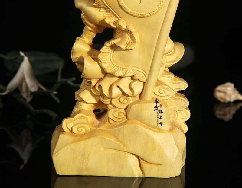 黄楊の木の旗は振り子の黄楊の木の彫刻に勝っています 関二爺関公の家には木の彫