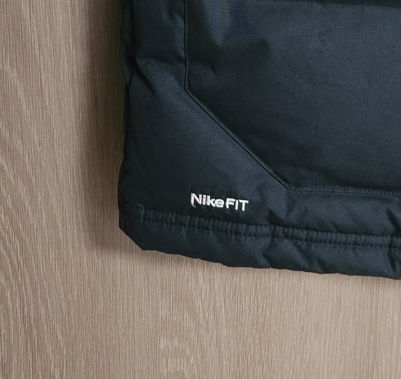 マラドーナメッシ ナイキ マンチェスターユナイテッド ダウンジャケット