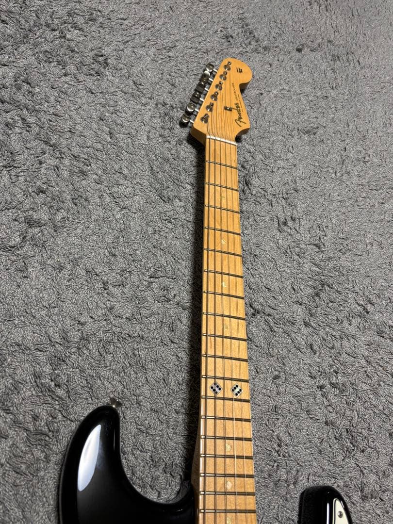 ファズ内蔵　Fender Steve Lacy People Pleaser