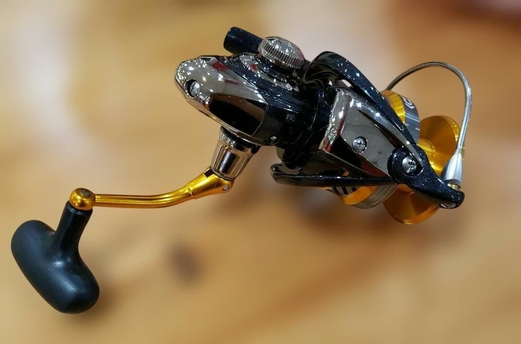 新品未使用　Daiwa REVROS LT 6000D-H スピニングリール