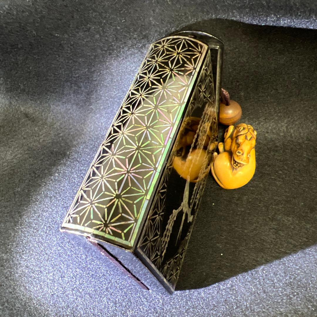 江戸時代　極上螺鈿花鳥図提物、極上馬根付　66g 東Y8-0122☆2Fトニサ