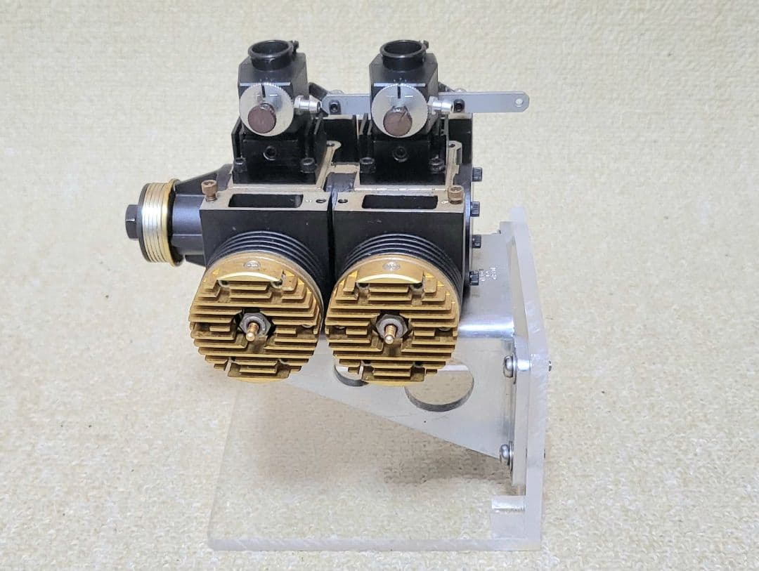 ラジコン ROSS 120 2サイクル4気筒エンジン