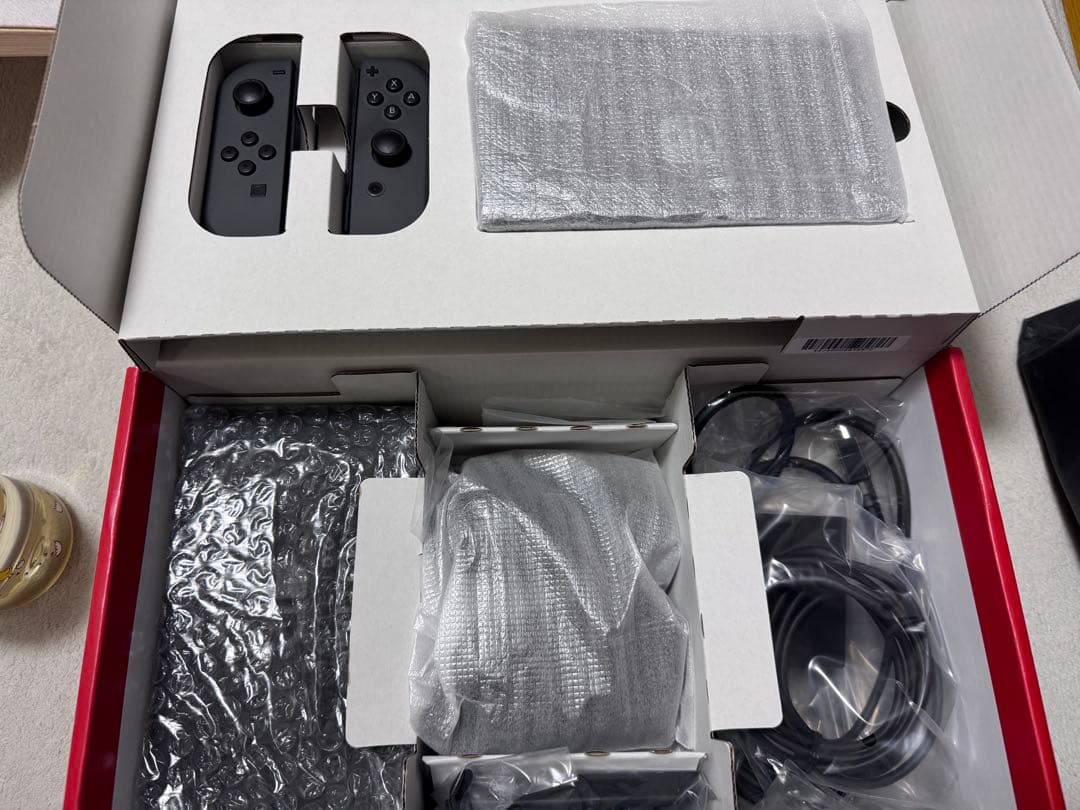 Nintendo Switch 本体 ブラック Joy-Con付き