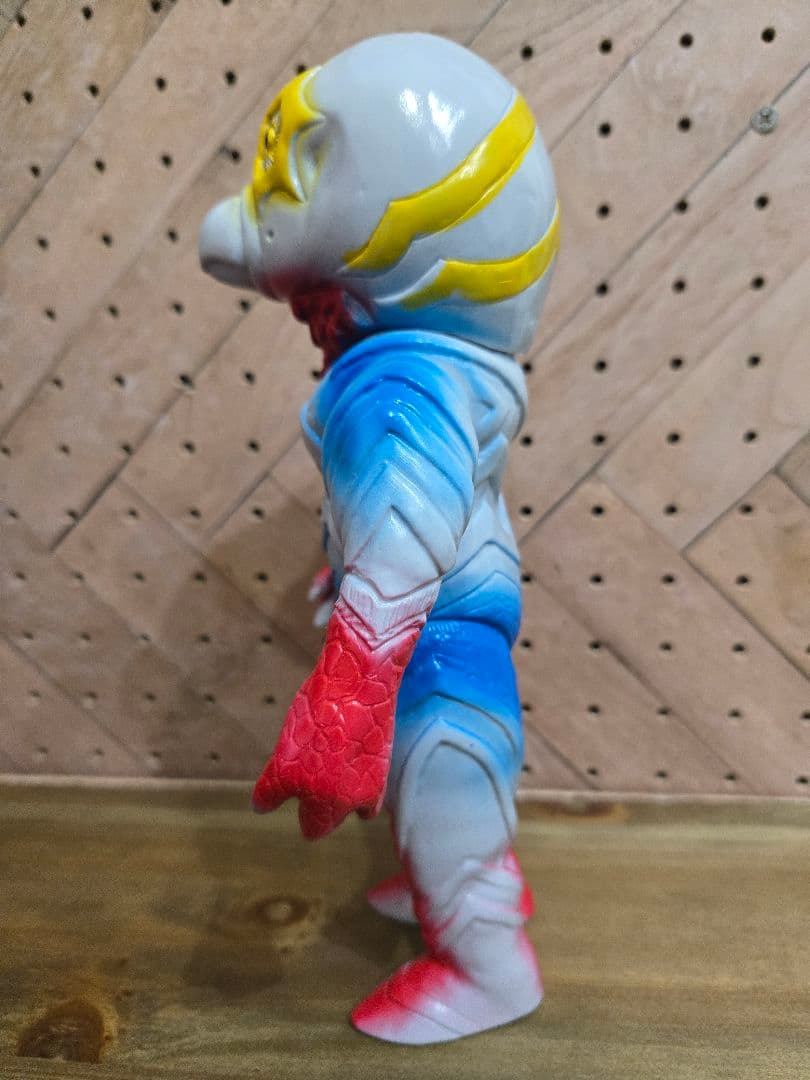 ベアモデル ガッツ星人 ソフビ