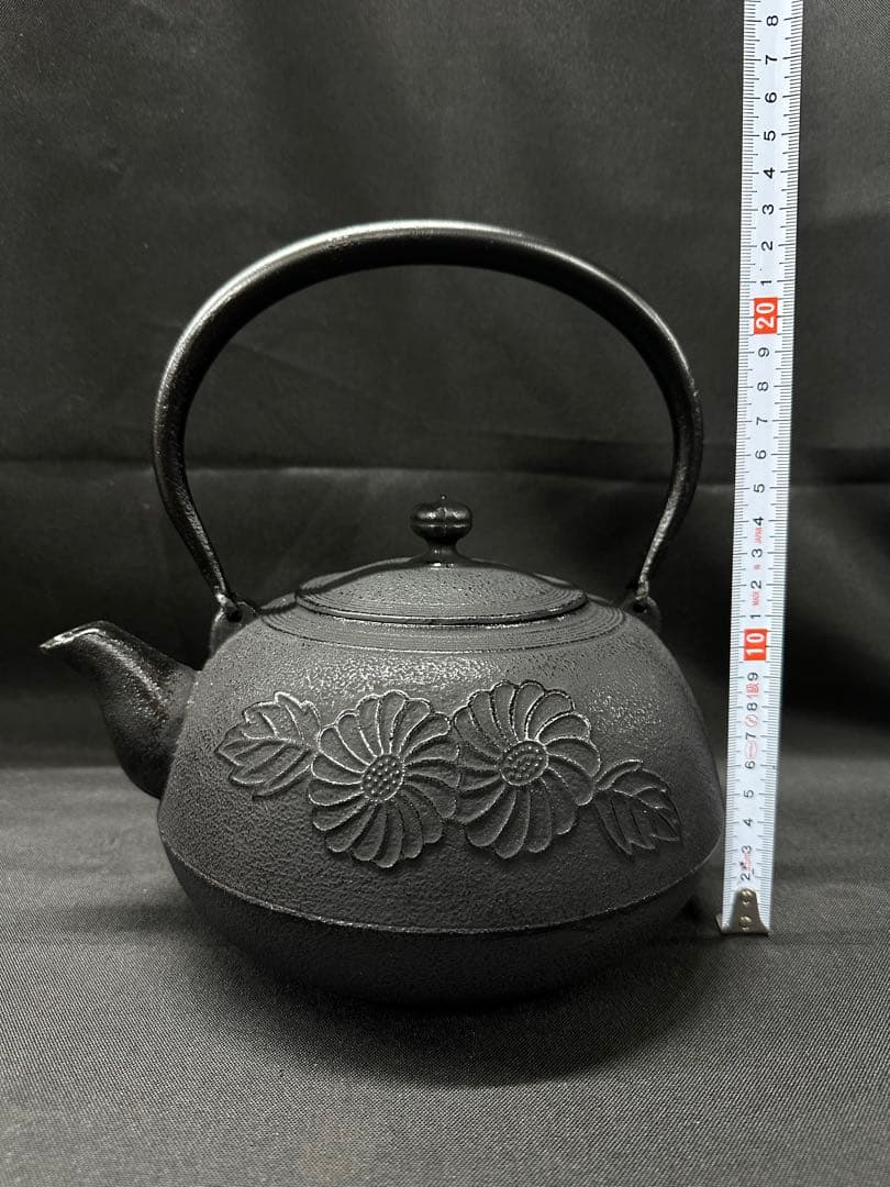 【美品】南部　南部鉄器　南部鉄瓶　鉄瓶　平丸菊　2.2L OH3-2