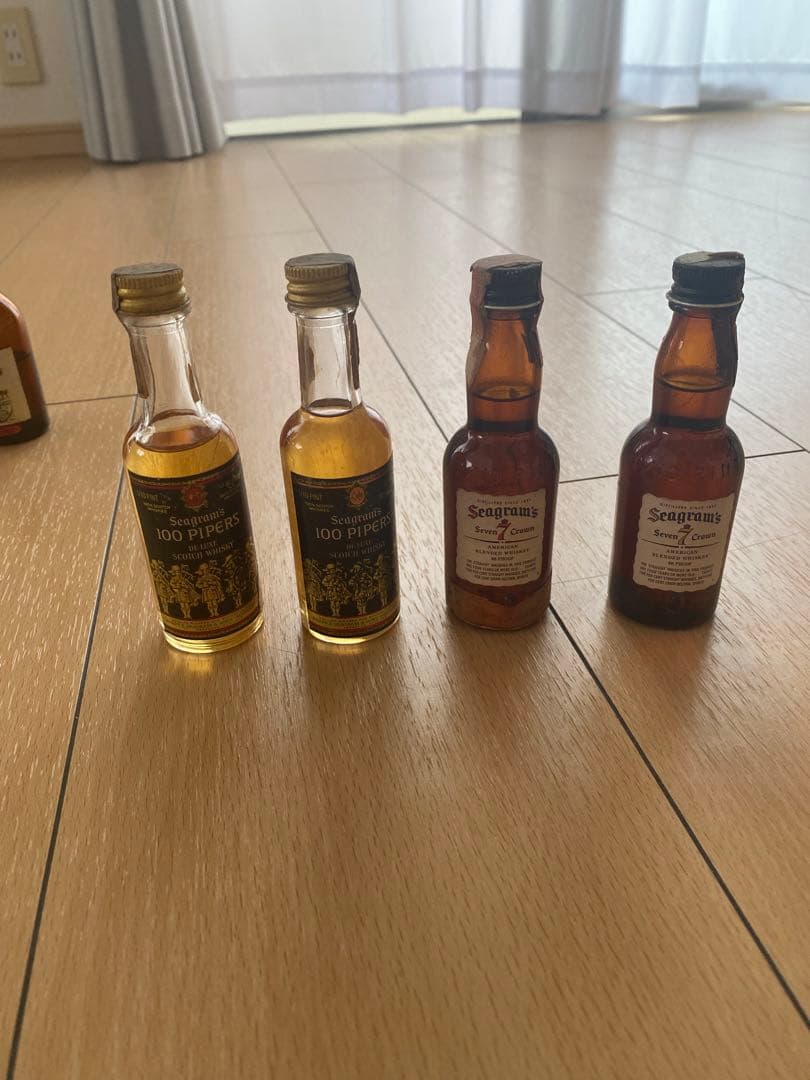 ウイスキー　ミニチュアボトル