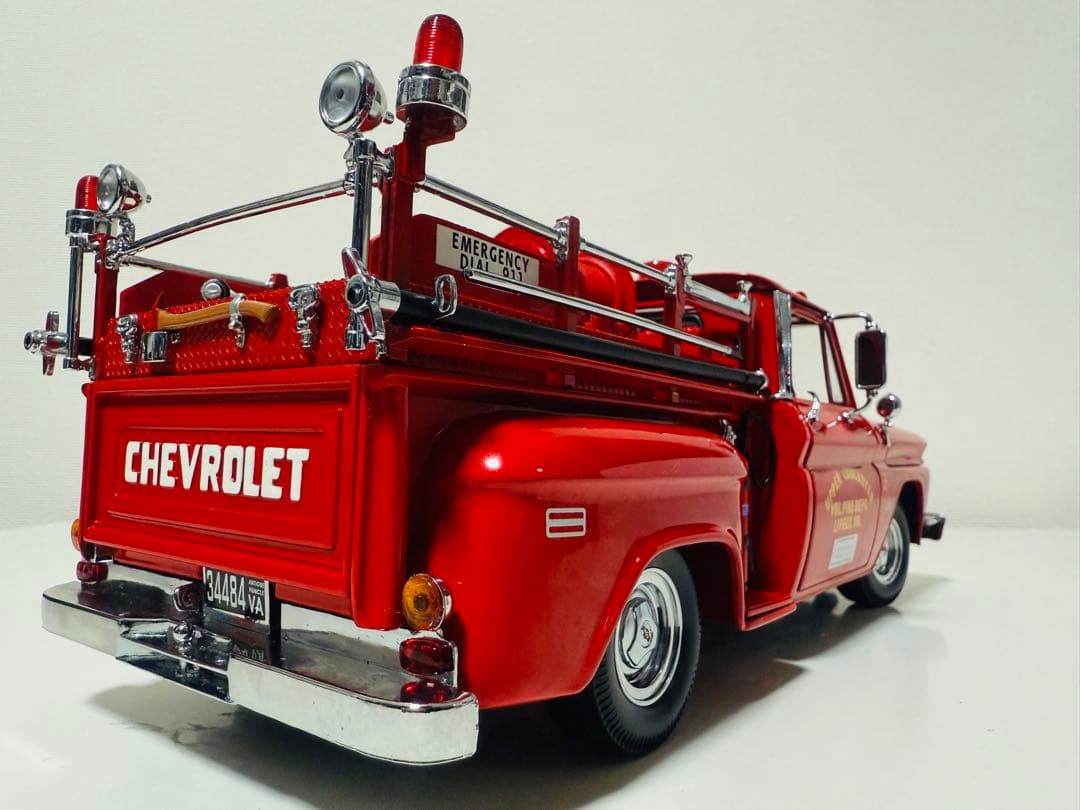 SunStarサンスター/'65 Chevyシボレー C-20 消防車 1/18