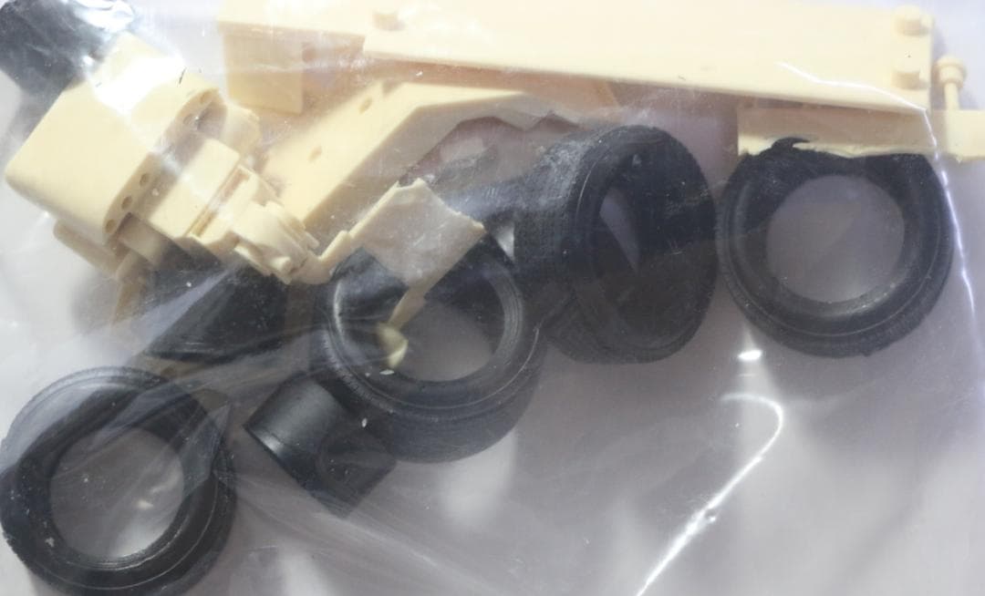 超希少スタジオーＭ製ホンダＦ１（RA２７２改）レジン・メタル組立キット　１／２４