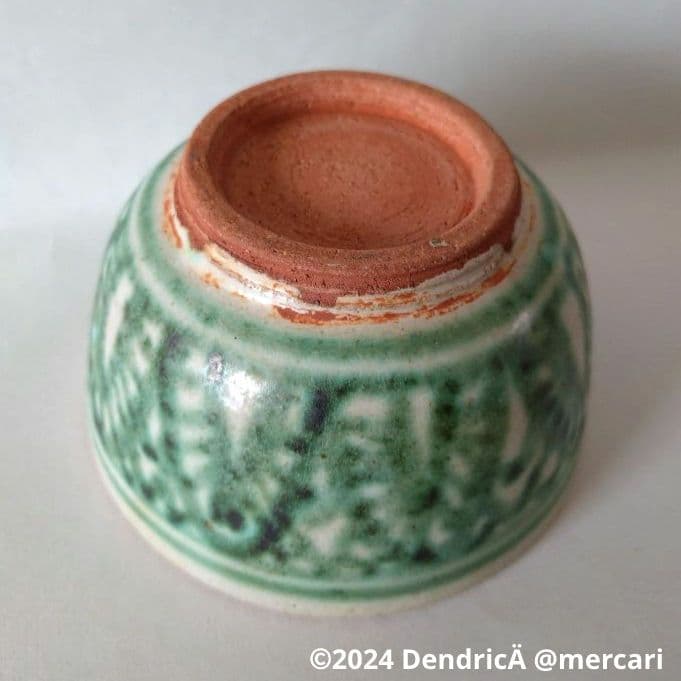 白釉緑彩碗③　ミャンマー　アジアアンティーク　魚模様　総柄　茶碗