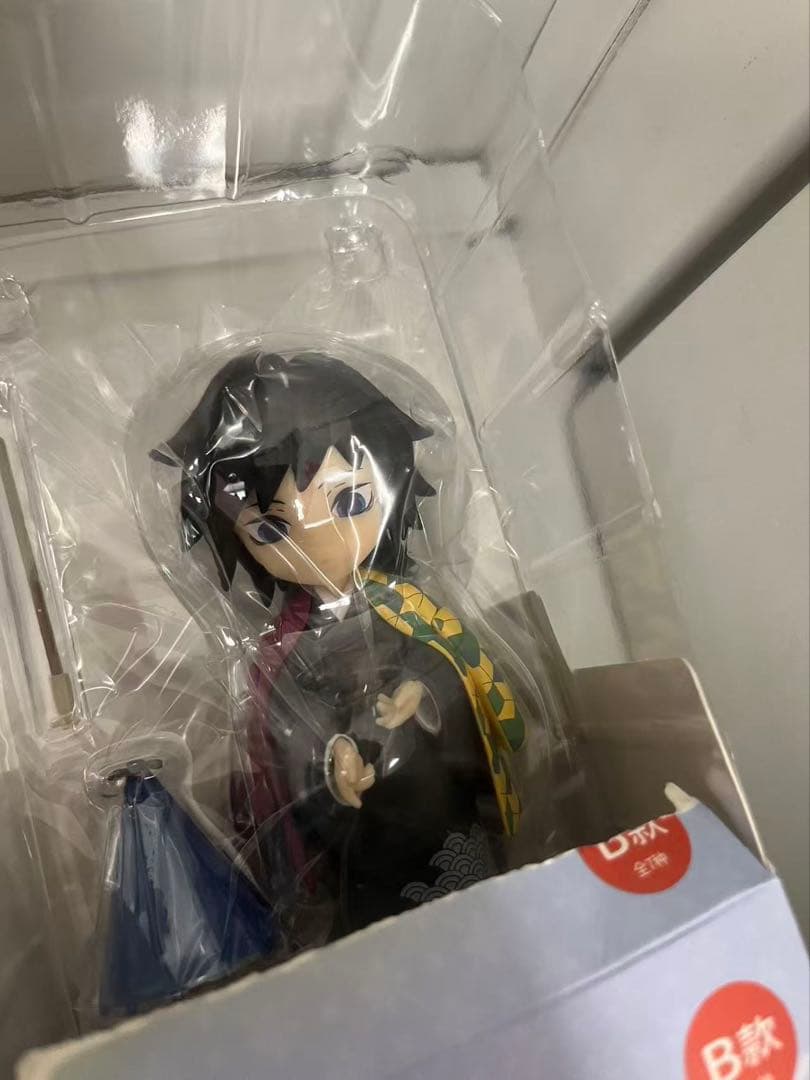 鬼滅の刃　中国限定 フィギュア　梅雨の日　冨岡義勇 胡蝶しのぶ　セット