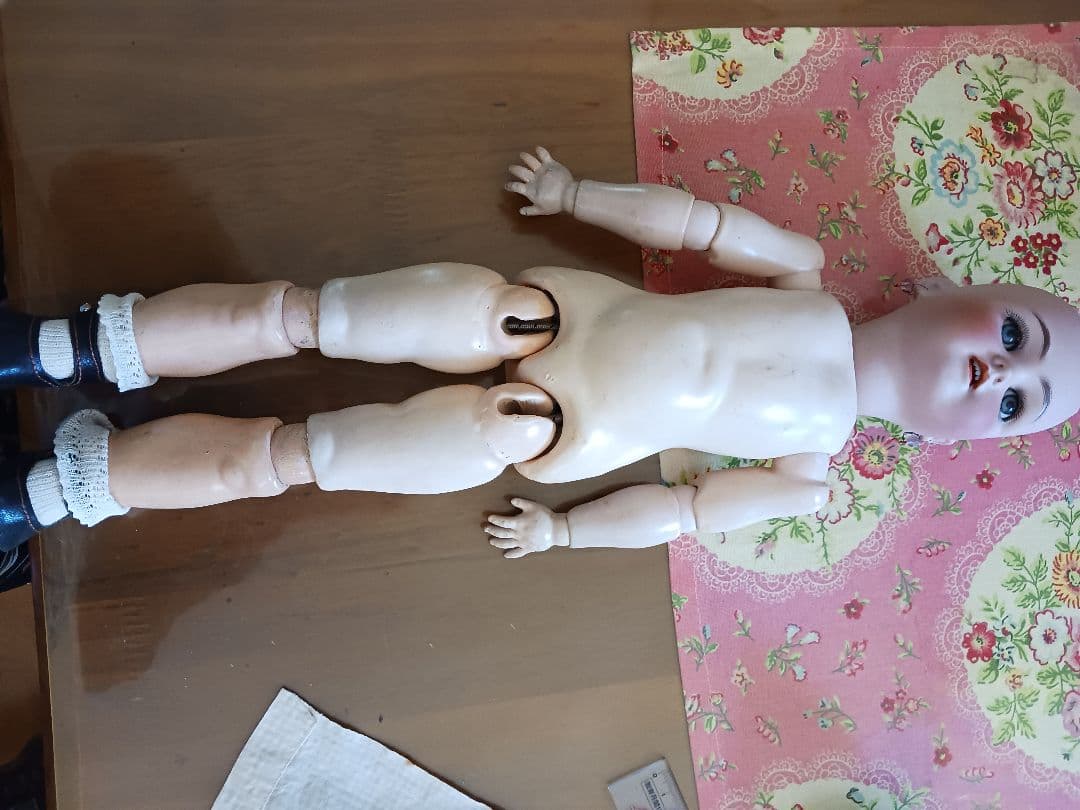 アンティークビスクドール ヘインリッチ(ドイツ) 保証書(星ビル)ポスター 付き