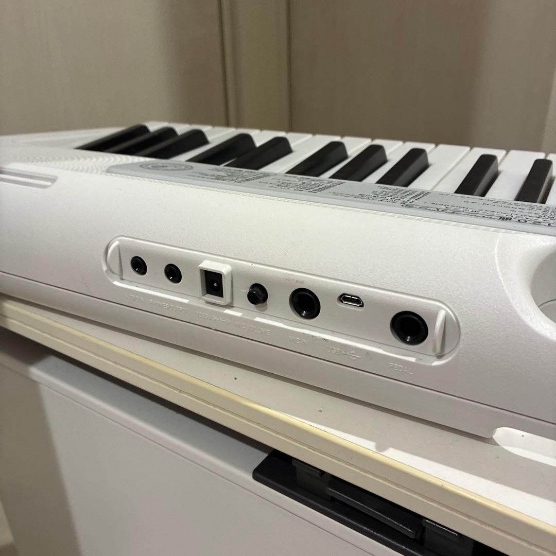 CASIO LK-330 ホワイト 61鍵 光る鍵盤マイク未開封イヤホン付き