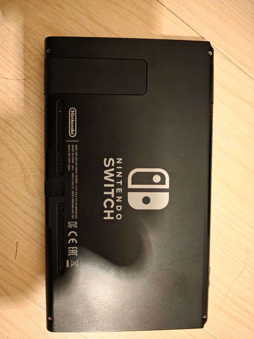 Nintendo Switch 本体 + Joy-Con（青、赤）