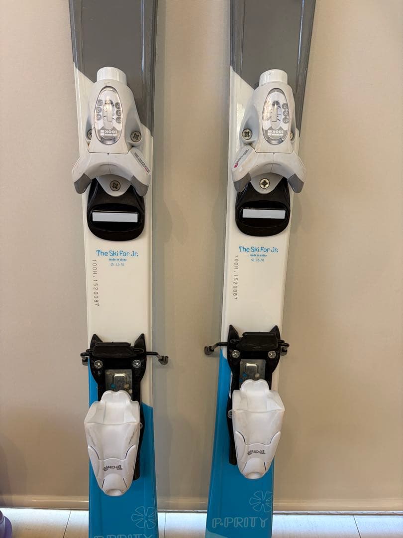 子ども用スキー板とブーツセット