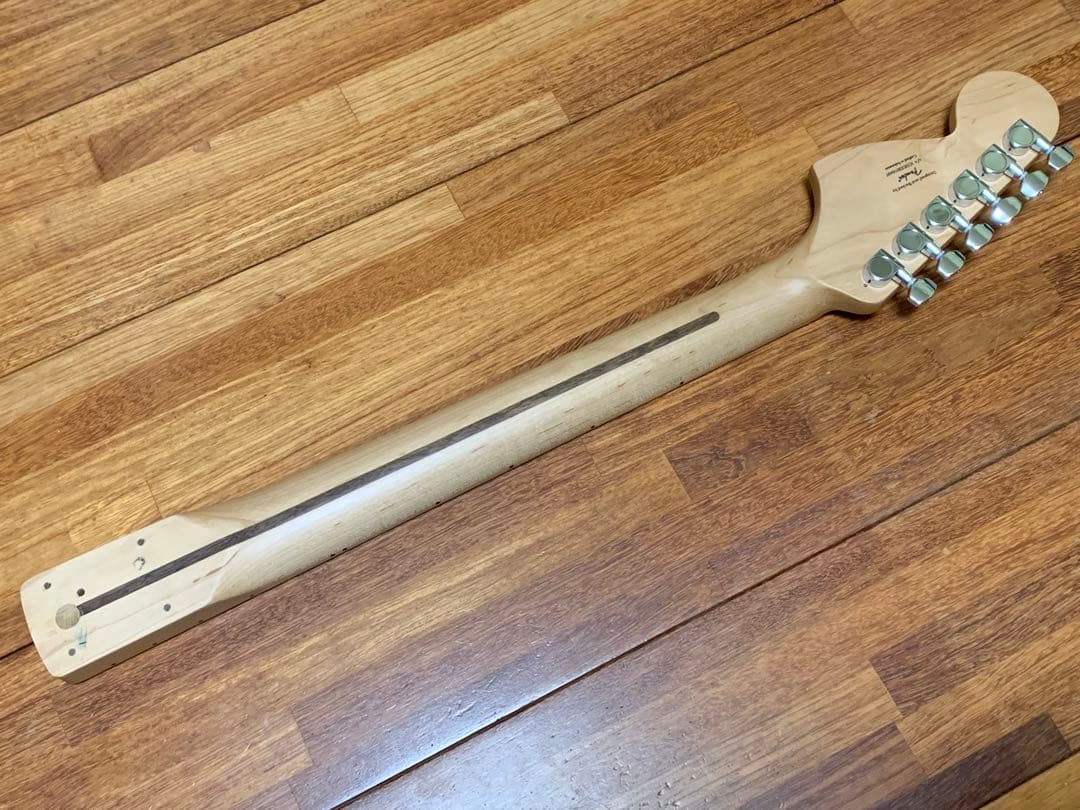 ギター Squier by Fender mustang