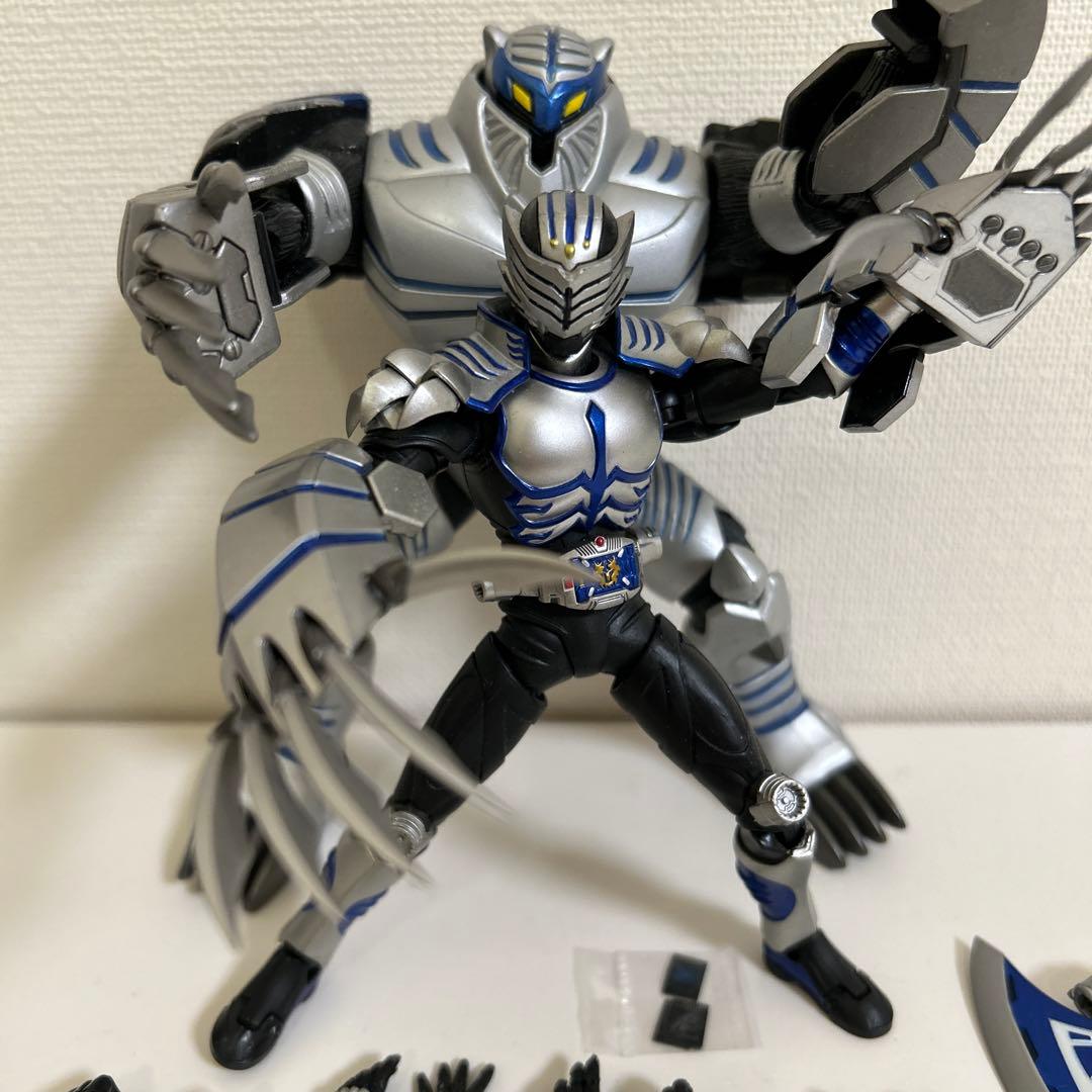 S.H.figuarts フィギュアーツ 仮面ライダータイガ ミラーモンスター付