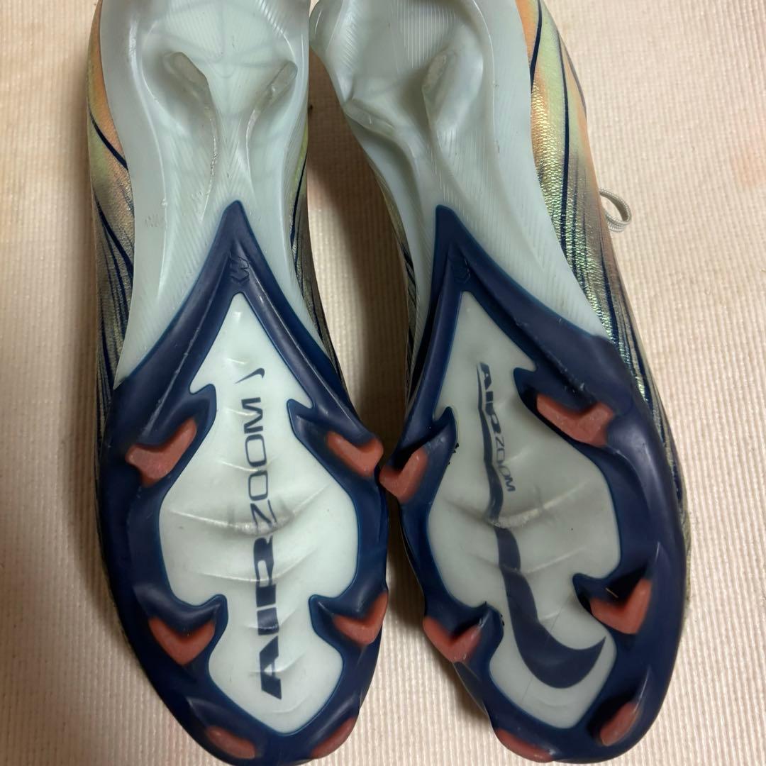 ナイキ　サッカースパイク マーキュリアル　fg NIKE ヴェイパー