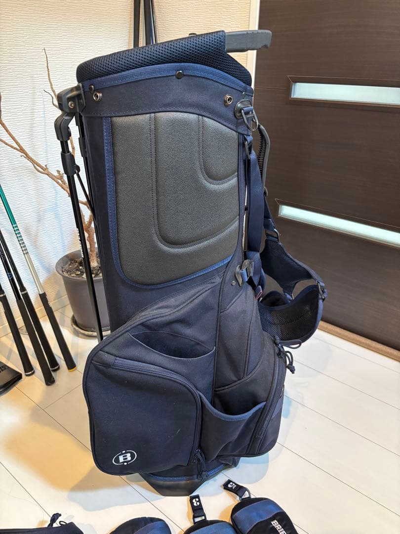 美品　ブリーフィング　スタンド　キャディバック　ヘッドカバー付