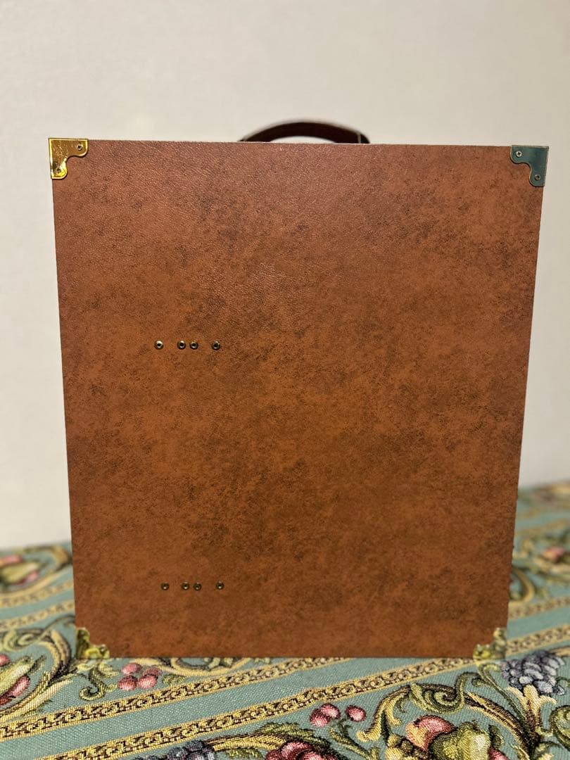 ビスクドール　アンティーク　愛らしいお顔　着せ替え　ドレス　人形　キャビネット