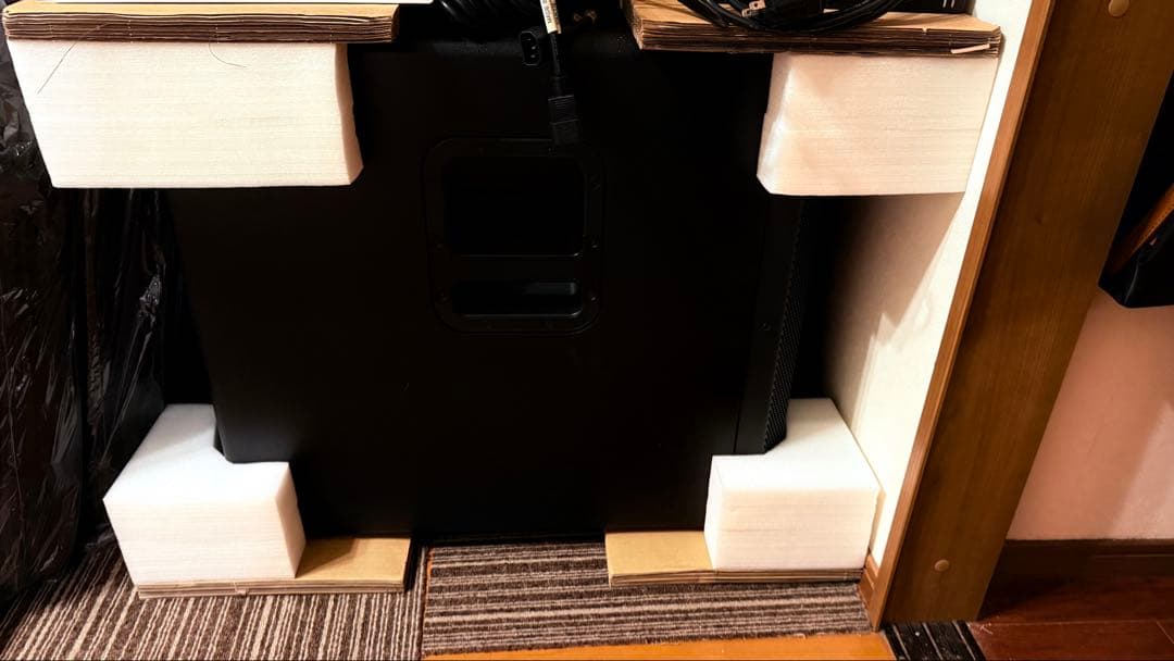 MACKIE - SR18S 12(1台)インチ パワードサブウーファー