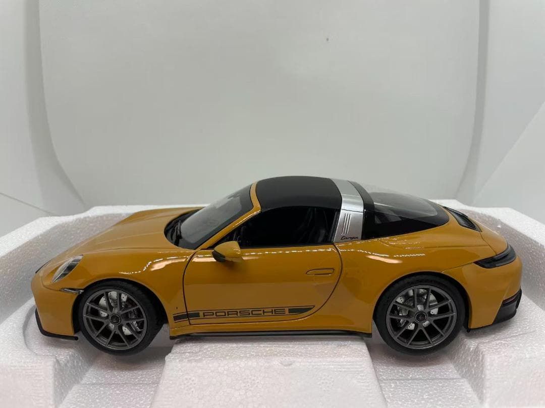 304-058 ノレブ 1/18 ポルシェ 911 Targa 2024
