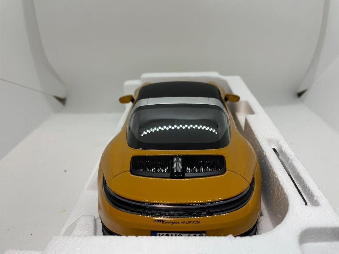 304-058 ノレブ 1/18 ポルシェ 911 Targa 2024