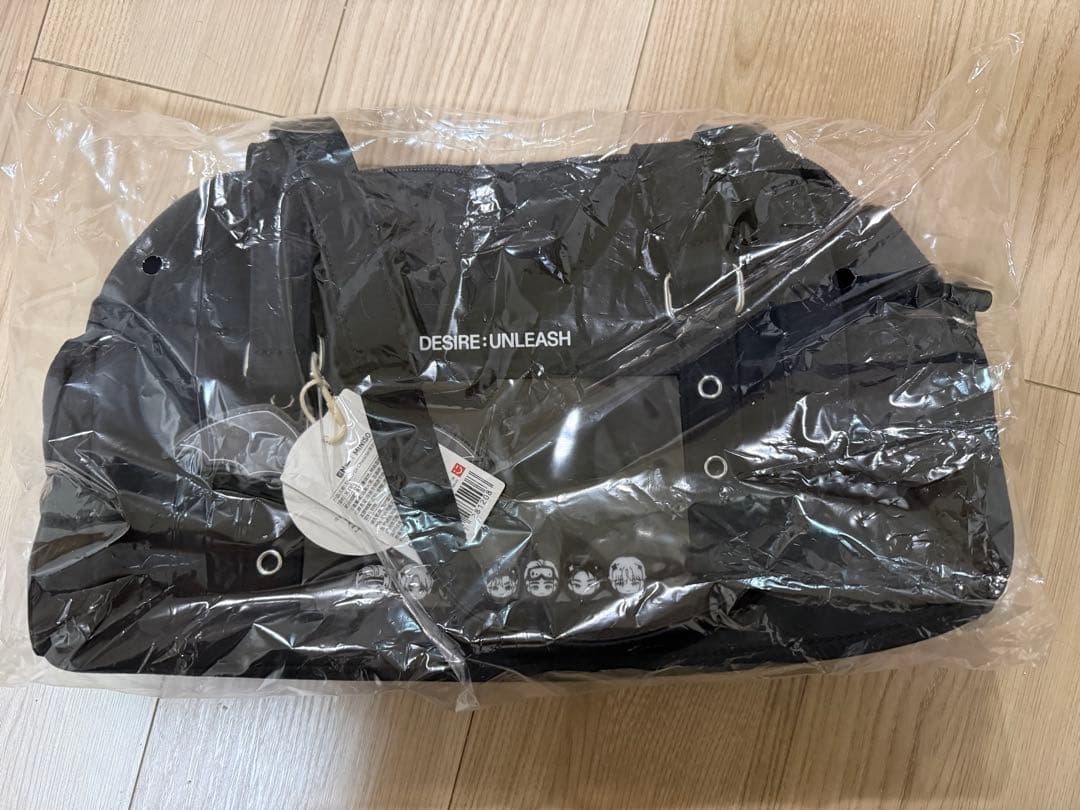 ENHYPEN MINISO 痛バッグ＋フォトカードスタンド セット（ソンフン)